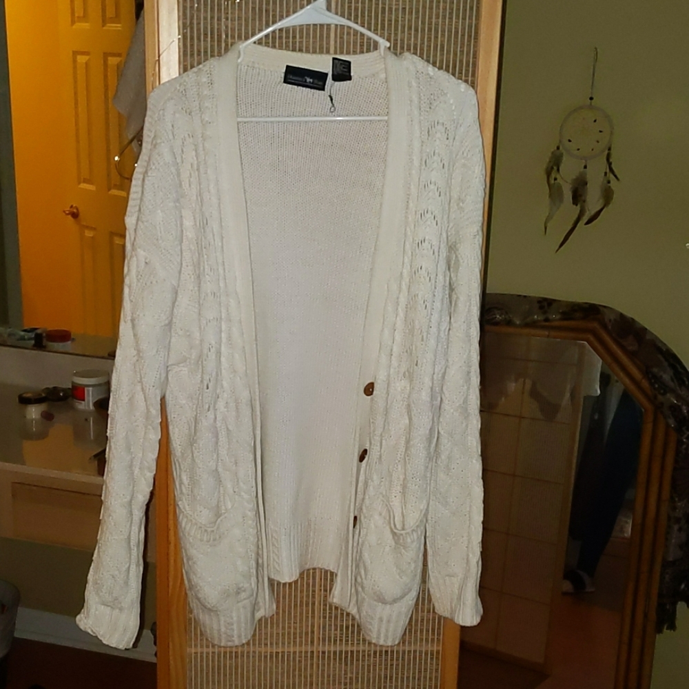 Vintage white cable knit chunky sweater